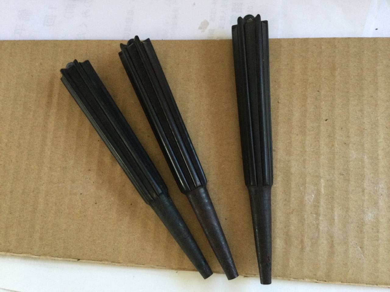 北海道釧路:三線-えぞ三弦製作販売クオレ三線工房えぞ三弦　　カラクイ糸巻きのお話